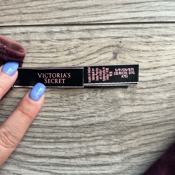 Victoria Secret Activewear Set - Picture 3 of 4